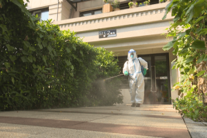 太原某小区全面封闭，疫情防控下的居民生活与社区应对