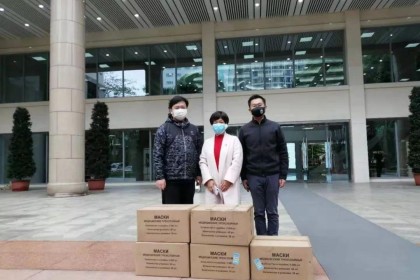 重庆卫视直播疫情动态，香港新闻中的防控经验与启示