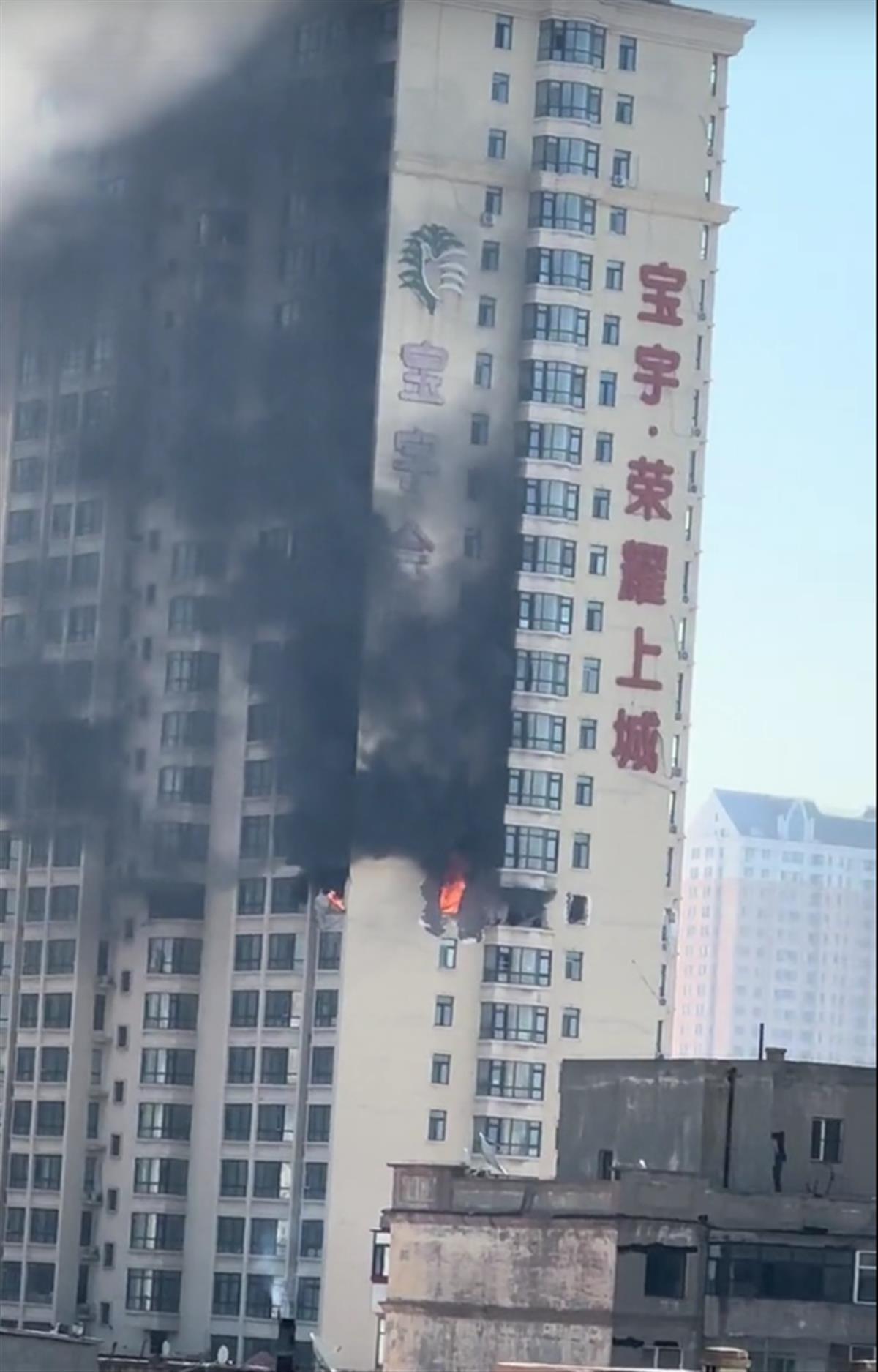 哈尔滨某小区突发爆炸事故，原因调查与安全警示