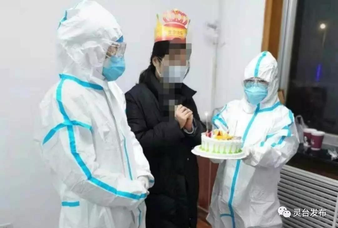 重庆疫情女孩的暖心故事，隔离中的温暖与坚韧