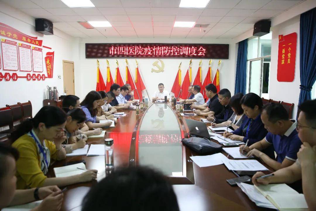 重庆疫情封闭下的城市脉搏，挑战、坚韧与希望