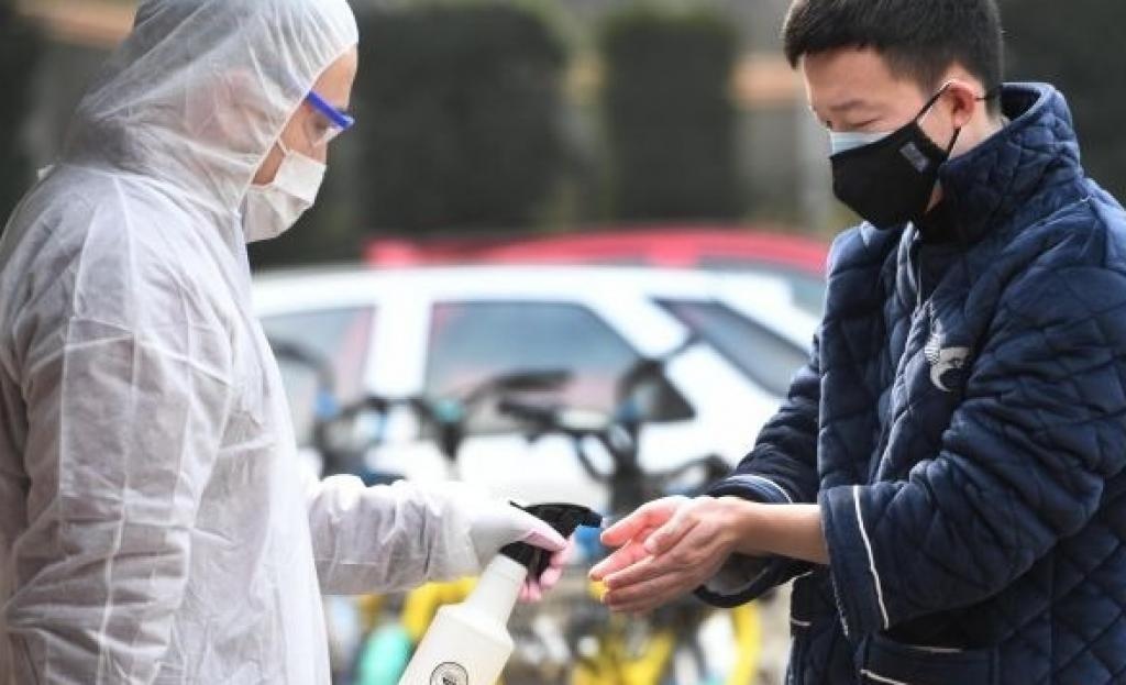 重庆一男子确诊新冠肺炎，疫情下的个人防护与社区应对