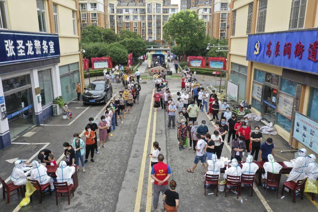 重庆新冠疫情封城，一座英雄城市的抗疫纪实与启示
