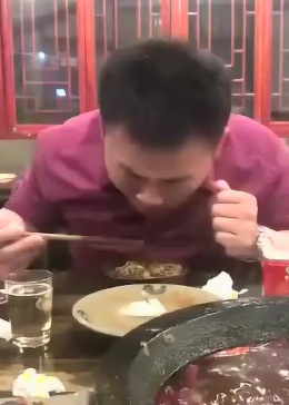 重庆小哥爆笑日常，一口火锅味普通话笑翻全网