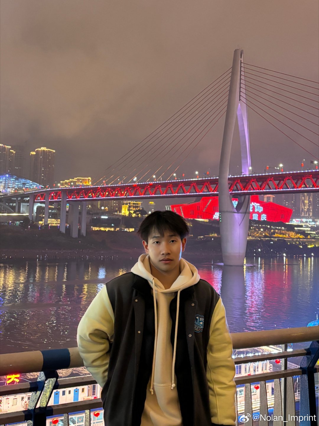 重庆网红小哥哥，山城魅力与数字时代的个人品牌崛起