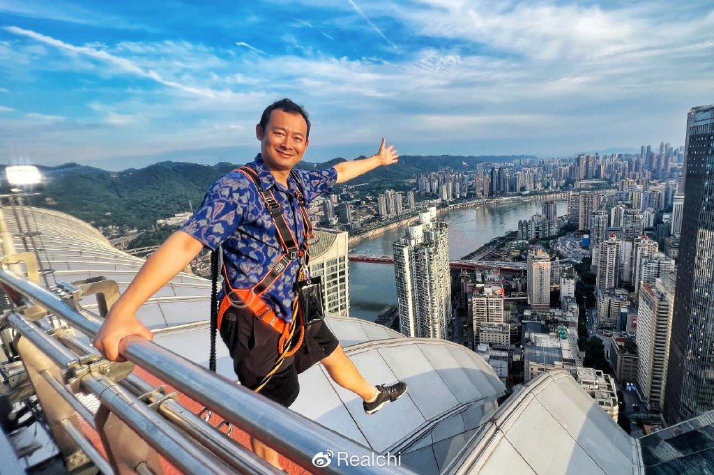 重庆网红小哥哥，山城魅力与数字时代的个人品牌崛起