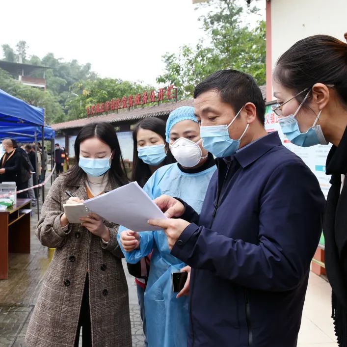 重庆市疫情防控组长的责任与担当，守护山城人民健康的坚强防线