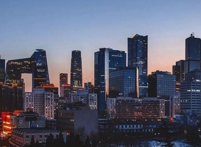 重庆与上海，两座超大城市疫情防控的对比与启示
