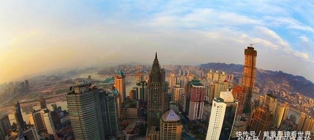 重庆与上海，两座超大城市疫情防控的对比与启示