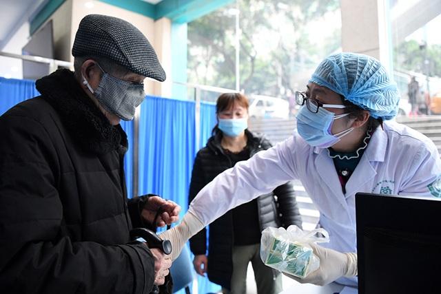 重庆与北京疫情对比分析，防控措施、经济影响与未来展望