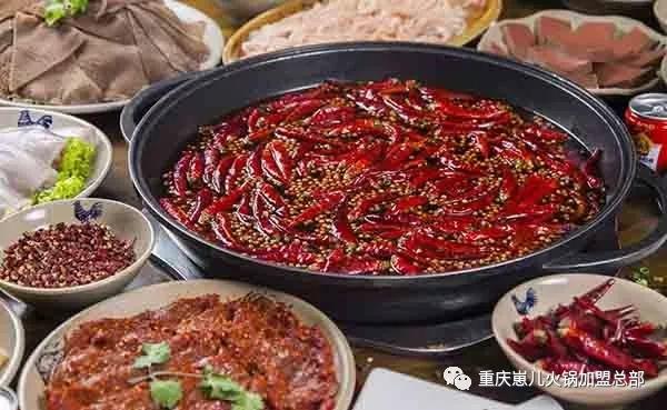 重庆与成都火锅之争，麻辣双城的味蕾江湖