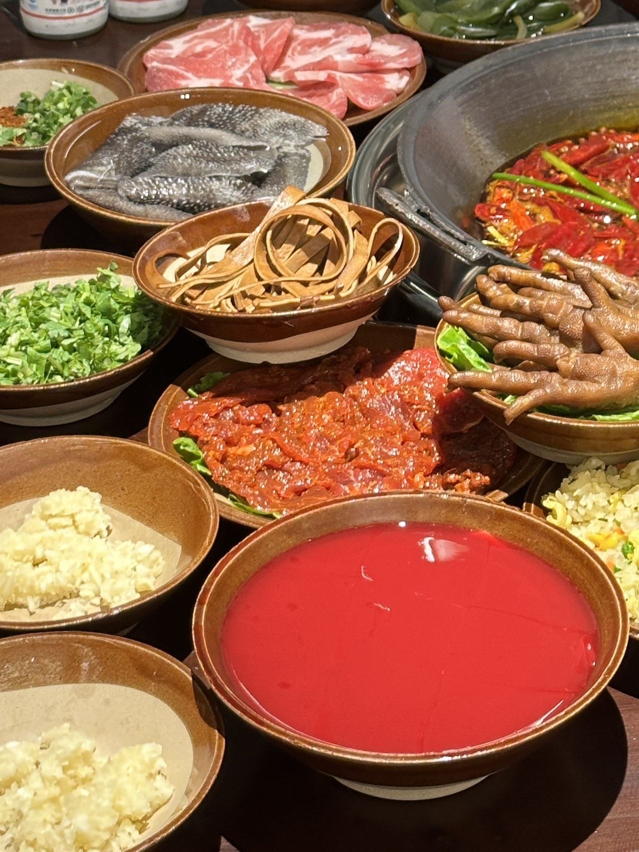 郑州必吃重庆老火锅探店，麻辣鲜香，地道巴渝风味在郑州！