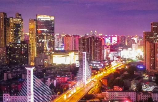 郑州再次封城，城市治理与民生保障的双重考验