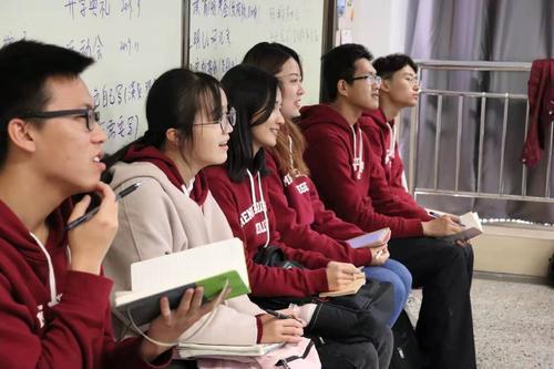 郑州师范学院校园，融合历史底蕴与现代教育的学术殿堂