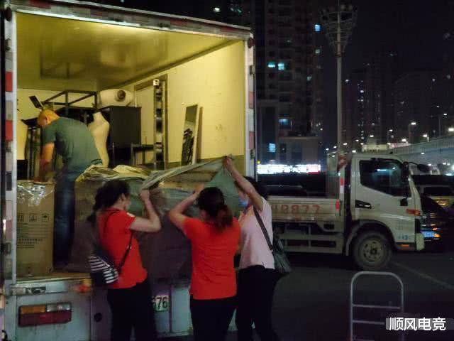 郑州商场关闭潮，商业转型下的阵痛与未来出路