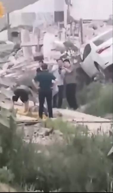 独家，郑州某高校学生身亡事件引热议，校方回应聊天记录曝光