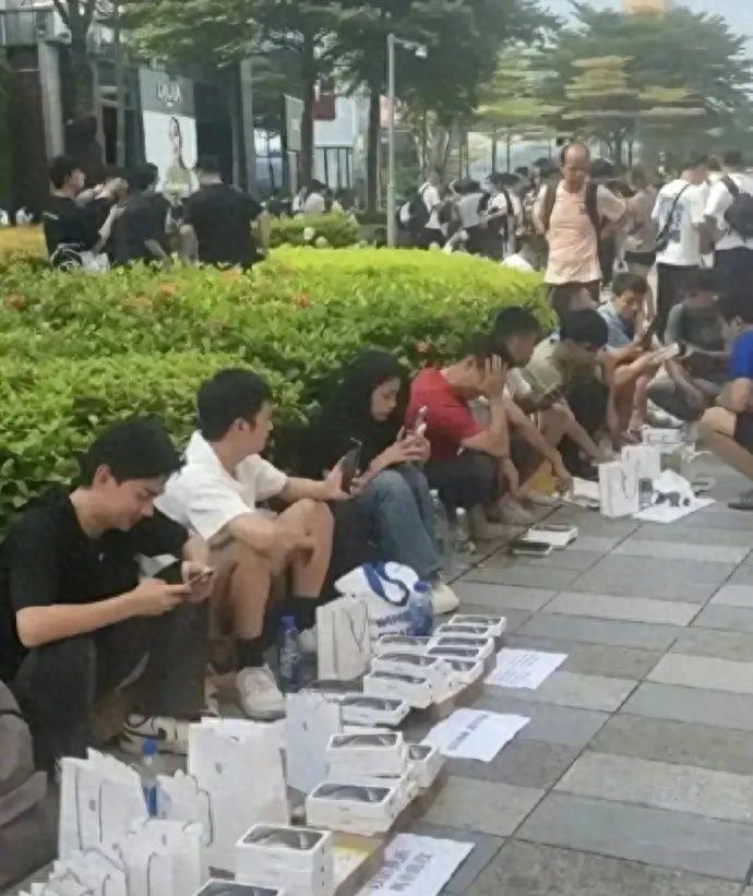 郑州富士康最新新闻动态，产能扩张与员工福利升级引关注
