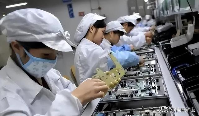 郑州富士康最新消息，突发放假通知引员工热议，背后原因何在？