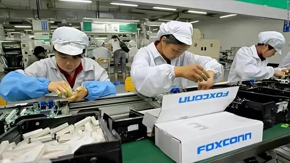 郑州富士康疫情期间招人吗？最新招聘政策与员工体验解析