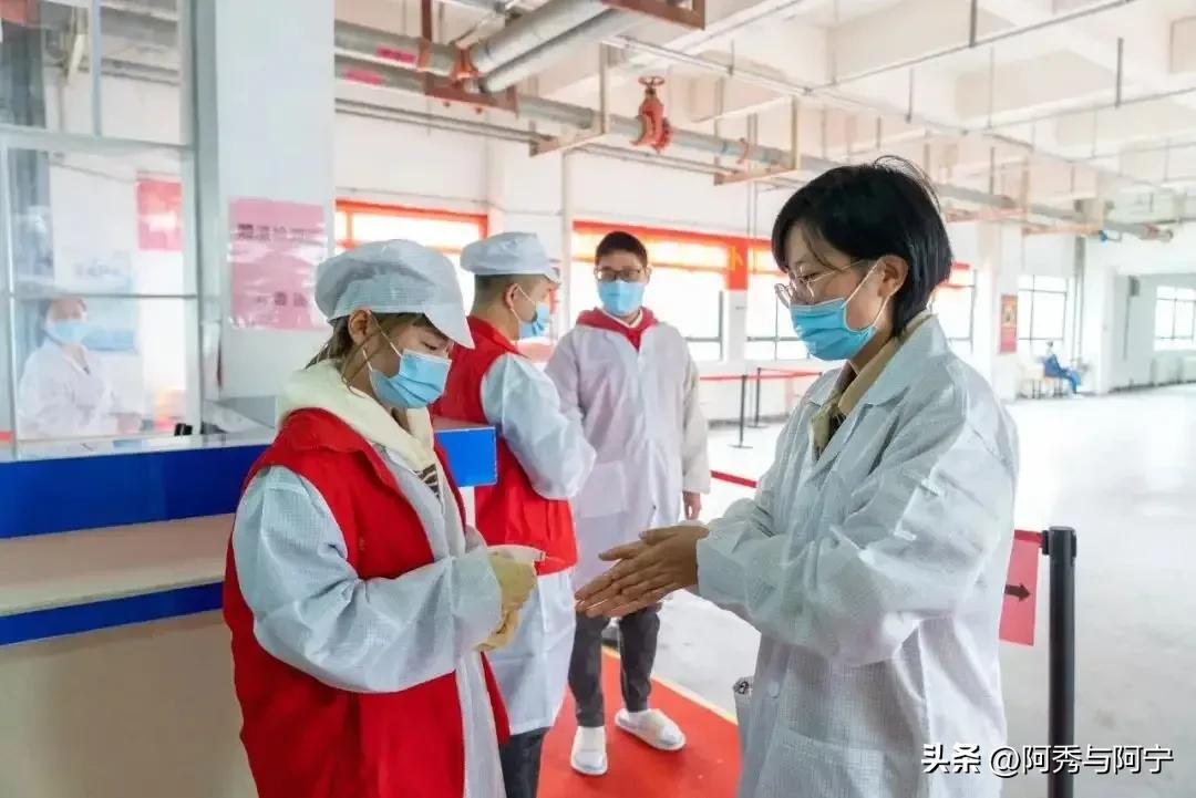 郑州富士康疫情放假，员工权益与疫情防控的双重考验