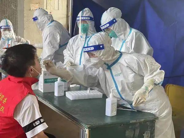 郑州大学常态化疫情防控，筑牢校园安全防线的新实践