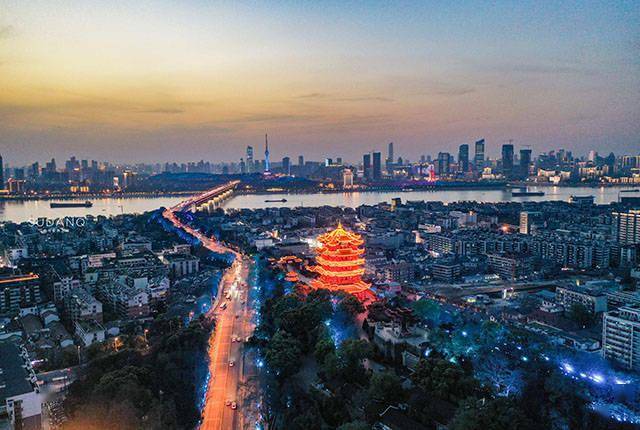 郑州2022年封城纪录，一座城市的坚韧与挑战