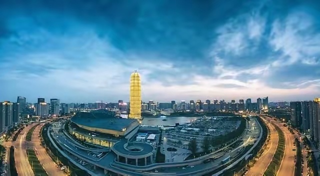 郑州与上海，两座城市在疫情下的不同应对与共同启示