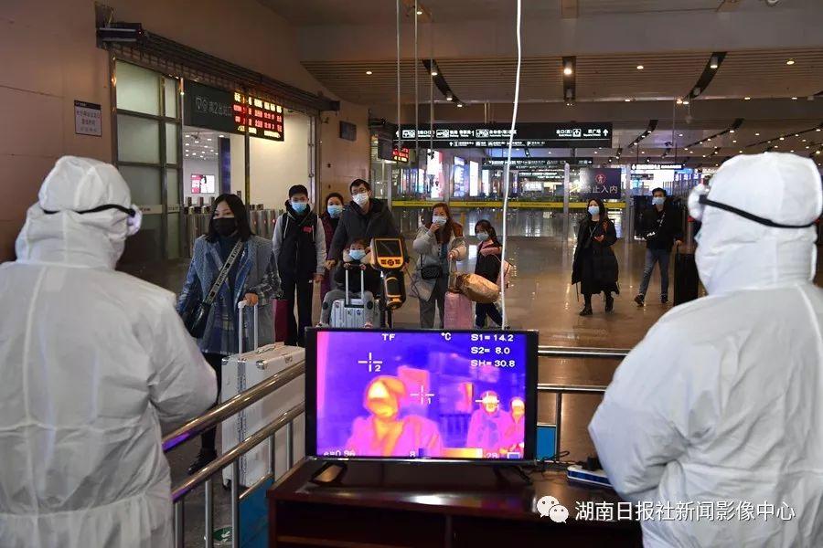 长沙疫情新增人数持续波动，防控措施再升级