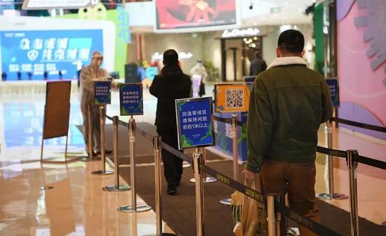 长春商场疫情严峻仍坚持营业，安全与经济的双重考量