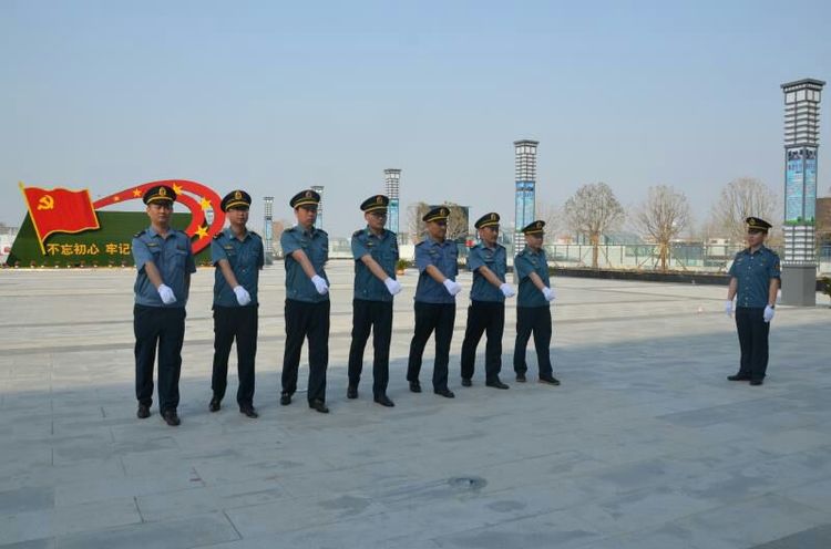 云南省市场监管制服，规范执法形象，彰显服务精神