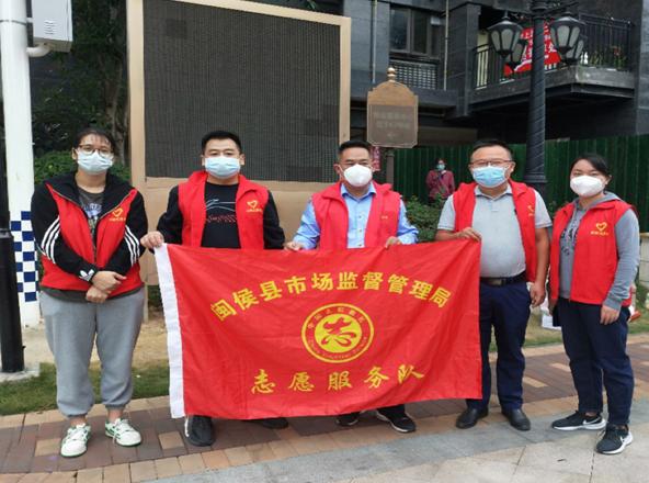 疫情下的重庆小哥暖心视频刷屏，福州新闻点赞传递正能量