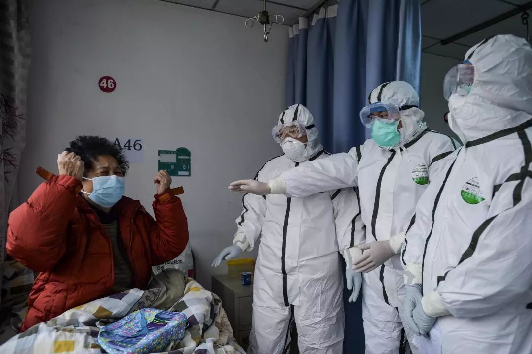疫情风暴中的武汉医院，一座城市的生命防线与人性光辉
