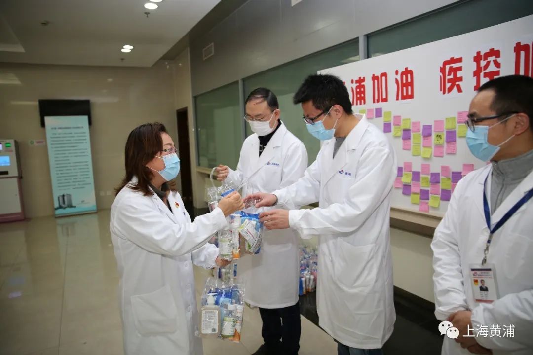 疫情下的担当，上海市卫健委副主任的职责与挑战