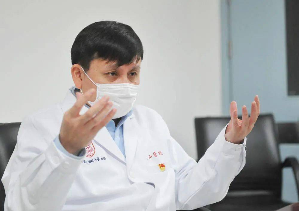 疫情期间上海那位医生是谁？张文宏的抗疫故事与争议