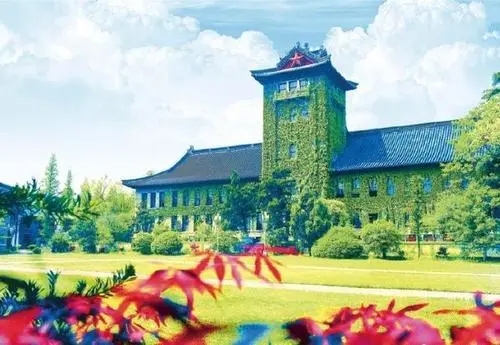 南京大学因疫情调整开学时间，学生返校安排与防疫措施详解
