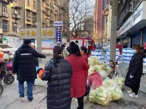 独家南昌阳光家园抢菜事件视频曝光，疫情下的民生困境与社区治理反思