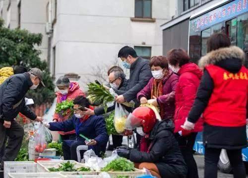 独家南昌阳光家园抢菜事件视频曝光，疫情下的民生困境与社区治理反思