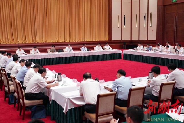 疫情时期的河南省委书记是谁？这位杭州人的领导力与担当