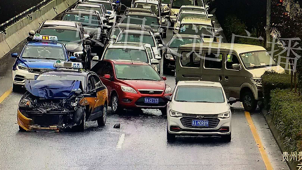 贵阳疫情下的车祸悲剧，当防控与意外交织