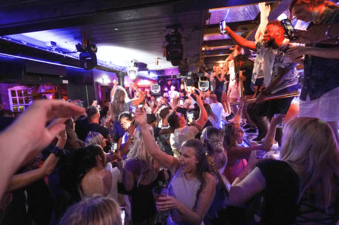 疫情下福州夜店停业，拉萨娱乐场所为何能开门营业？