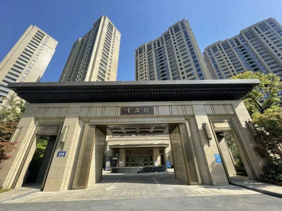 北京疫情封控时间回顾与杭州现行限行政策解析