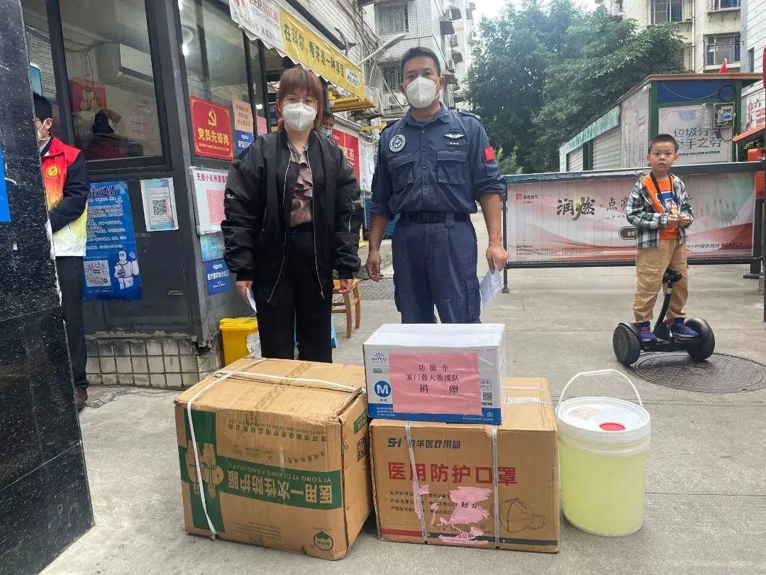 疫情下的信息桥梁，重庆卫视直播与福州新闻如何助力公众应对挑战