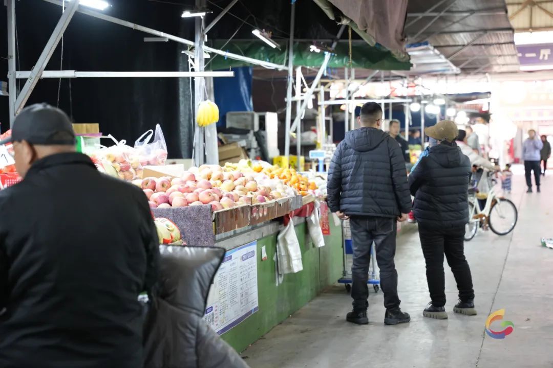 疫情下的天津人，果子摊前的坚守与温情