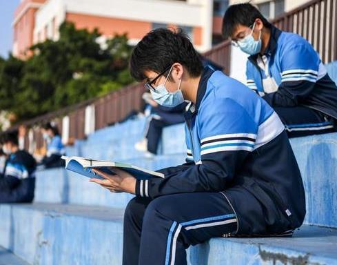 南京疫情再起波澜，全市停课背后的防控挑战与应对策略