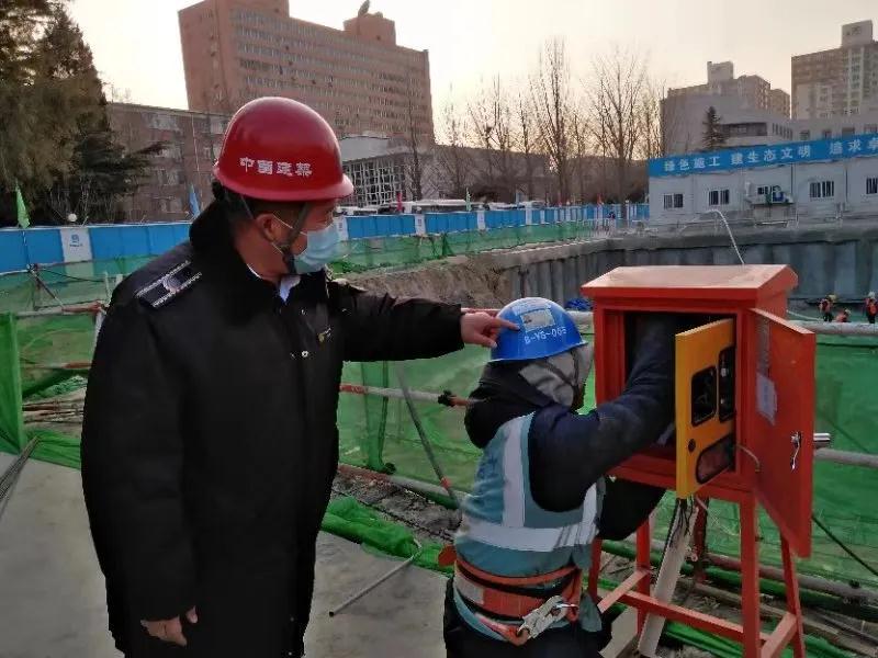 济南执法部门严查工地防疫，筑牢疫情防线，保障施工安全