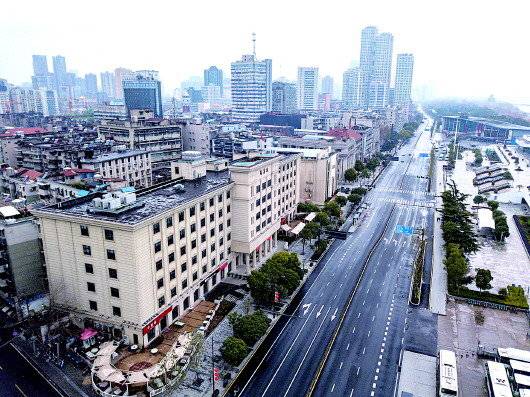 杭州封城下的抗疫记忆，武汉解封后的城市韧性启示