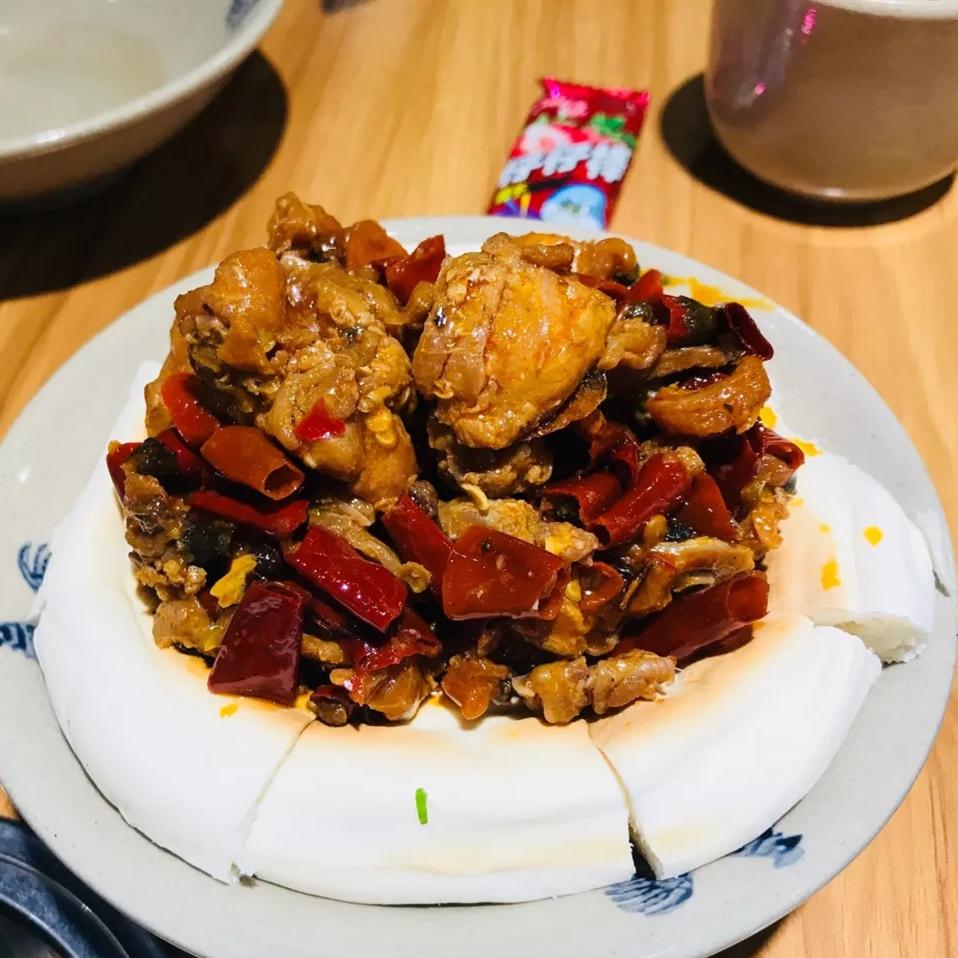 乌鲁木齐火锅鸡探寻新疆美食新宠，火锅鸡的独特魅力与必吃推荐