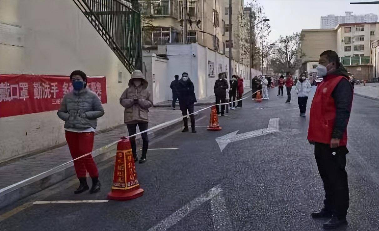 太原小区封锁，疫情下的生活挑战与社区温情