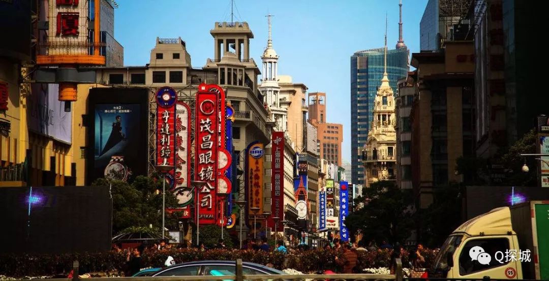 台北南京路，一条承载历史与现代交融的繁华街道