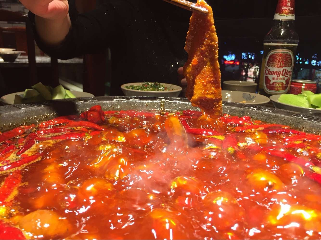 石家庄必吃的正宗重庆火锅，麻辣鲜香的地道体验